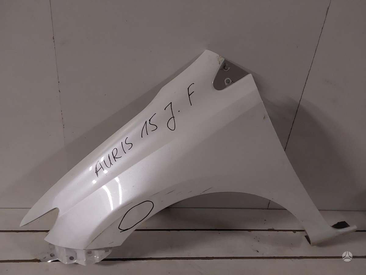 Toyota Auris по частям