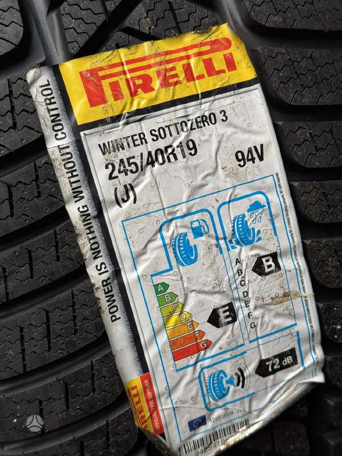 Pirelli WINTER SOTTOZERO 3, winter 245/40 R19