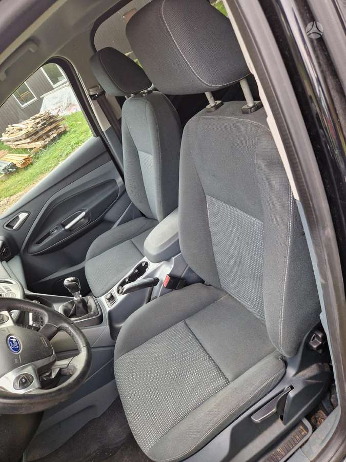Ford Grand C-MAX по частям