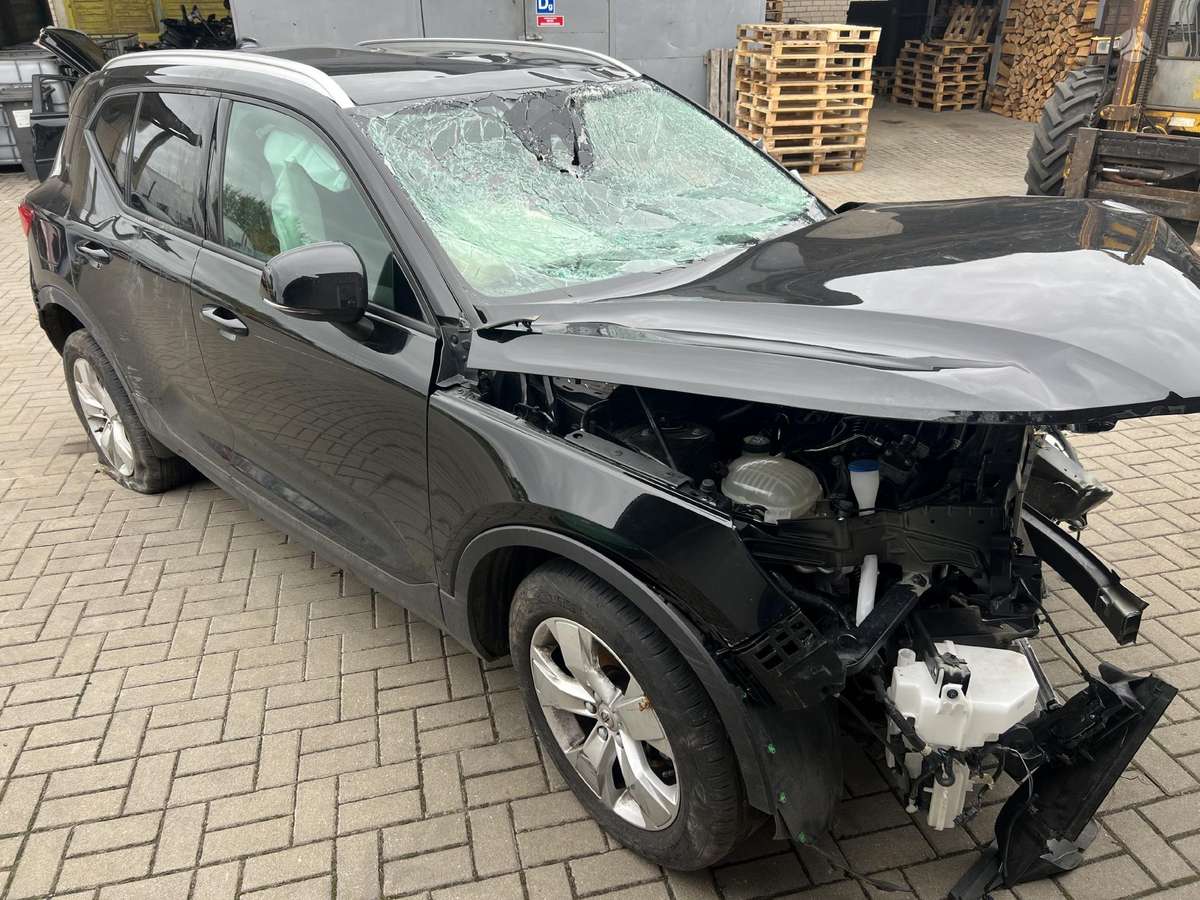 Volvo XC40 по частям. Vokiška rida 64000km