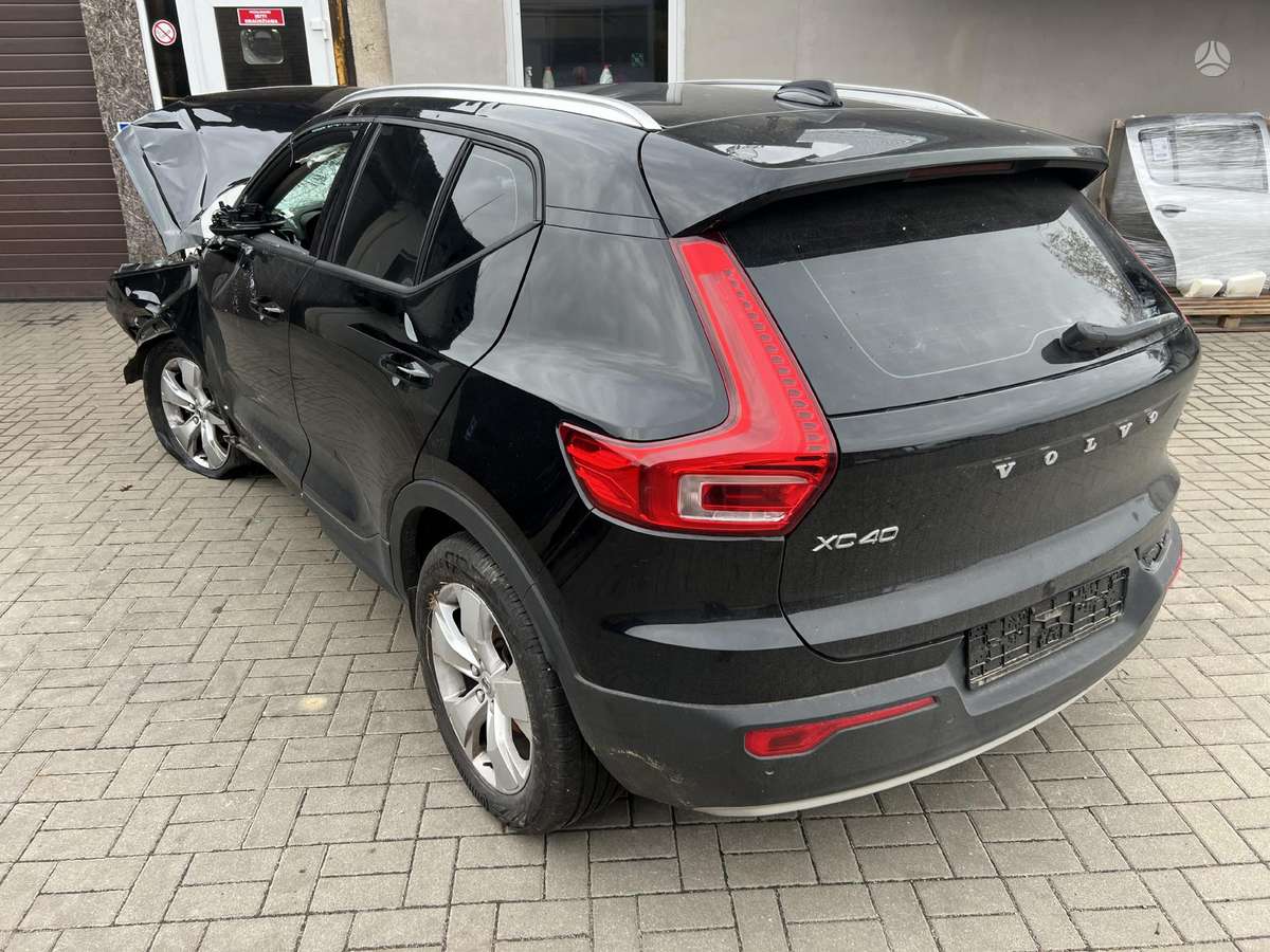 Volvo XC40 по частям. Vokiška rida 64000km