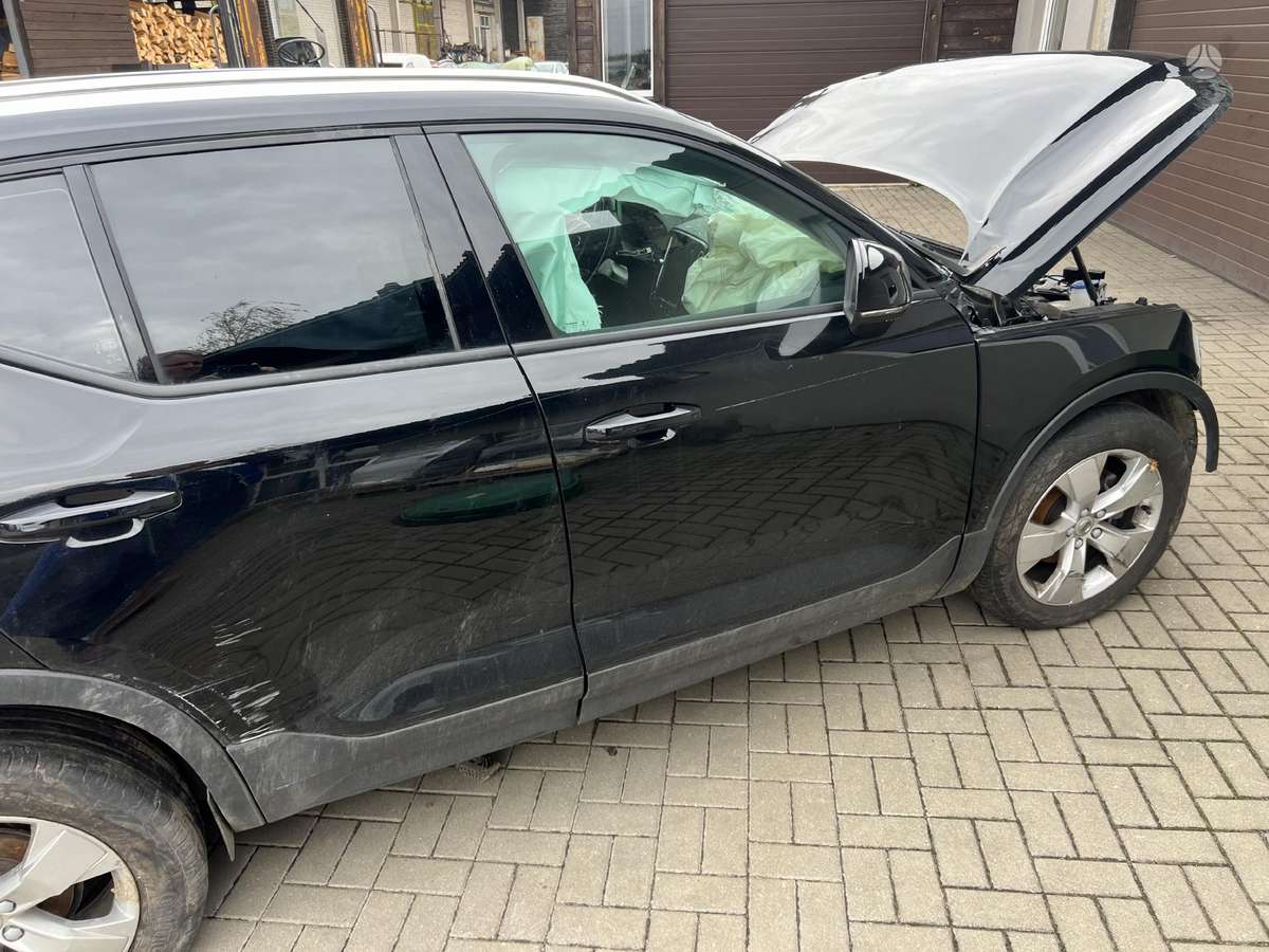 Volvo XC40 по частям. Vokiška rida 64000km