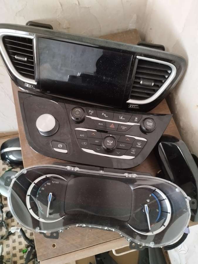 Chrysler Pacifica for parts. Pacifica hybridas