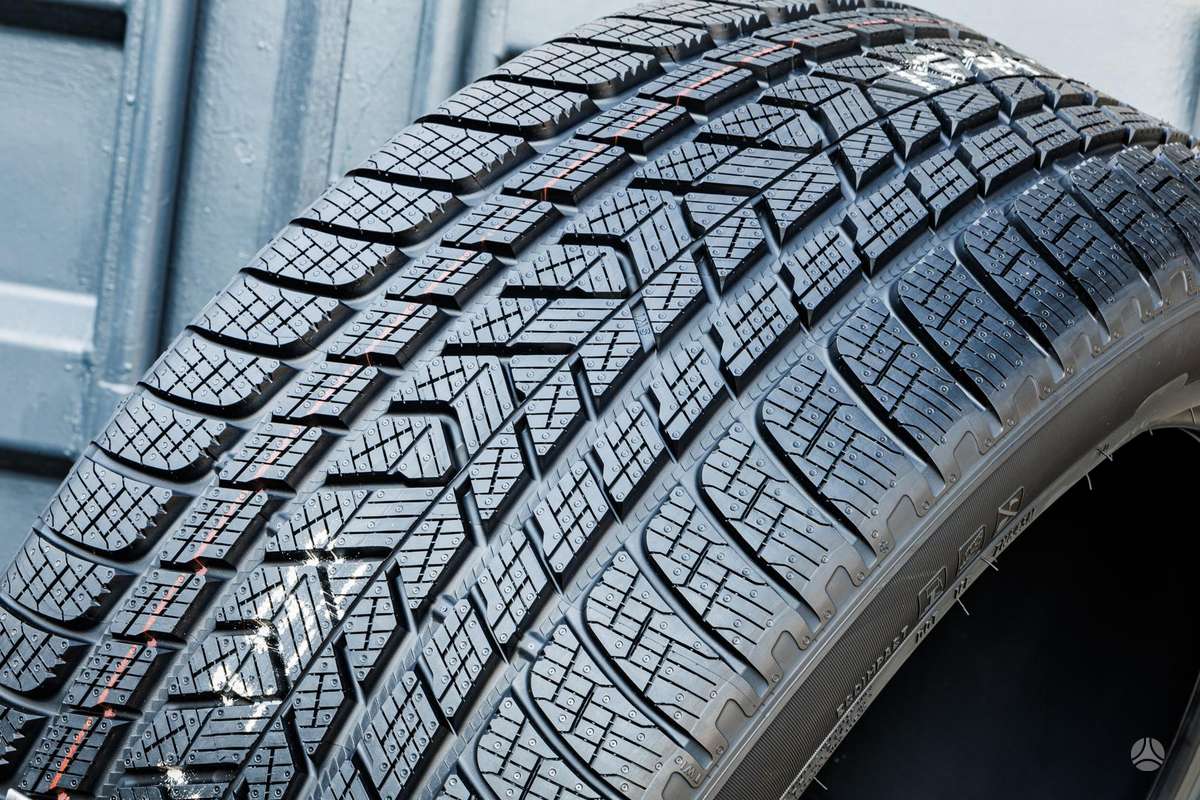 Pirelli Scorpion Winter (BMW), winter 275/40 R22