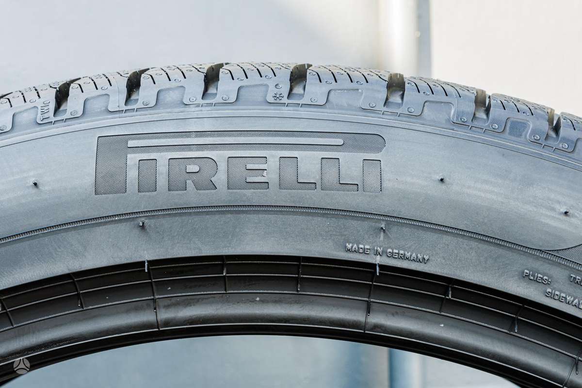 Pirelli Scorpion Winter (BMW), winter 275/40 R22