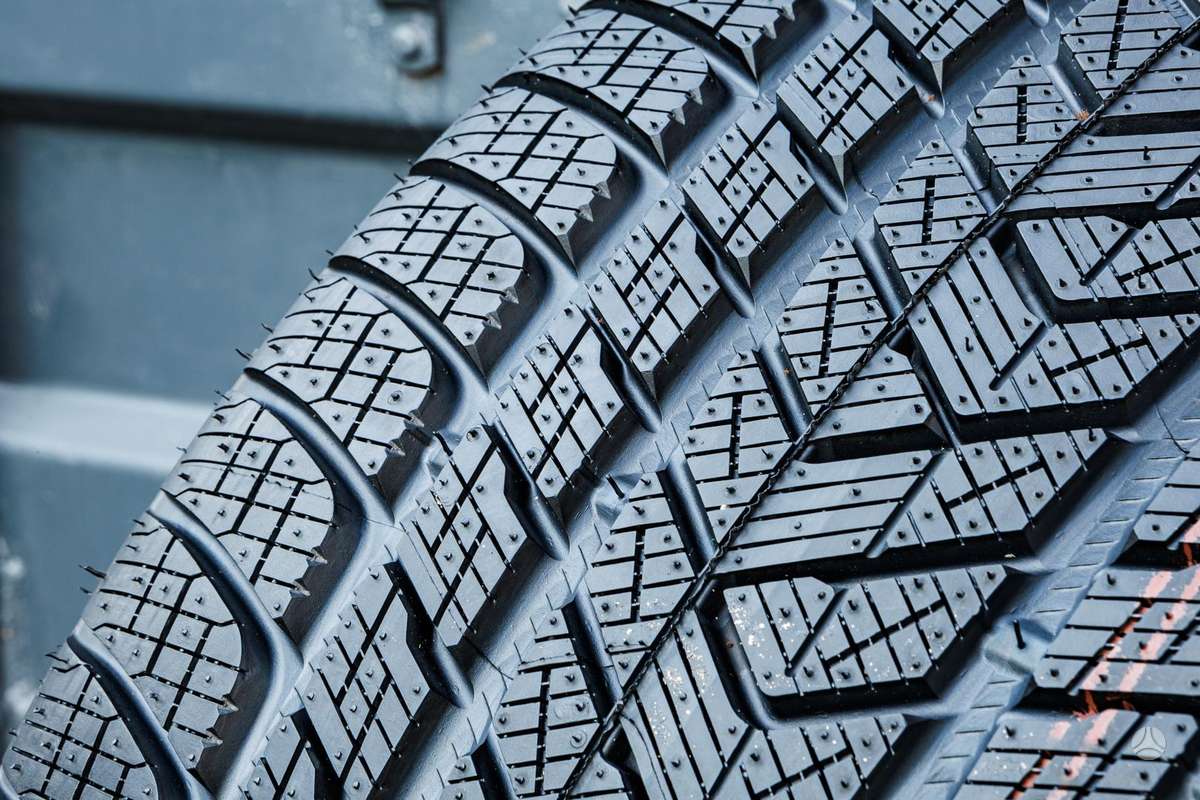 Pirelli Scorpion Winter (BMW), winter 275/40 R22