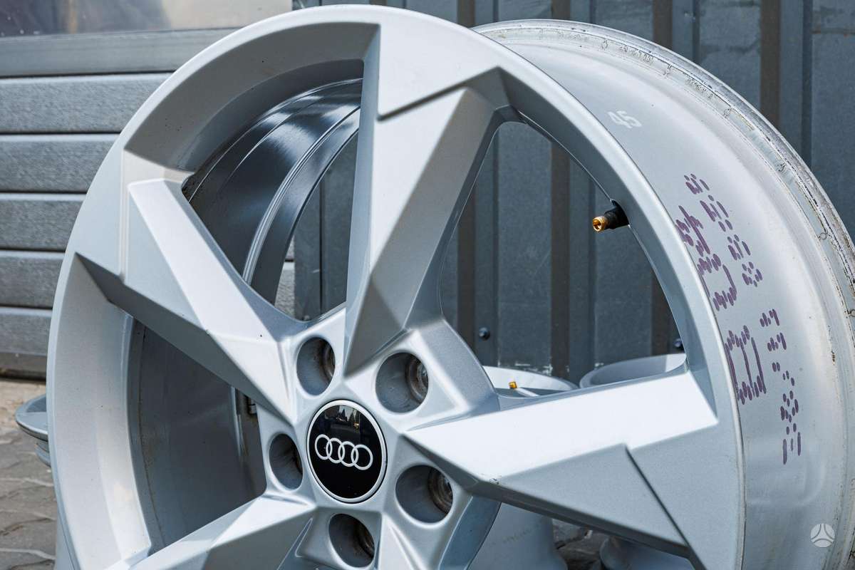 -Kita- Audi, light alloy, R19