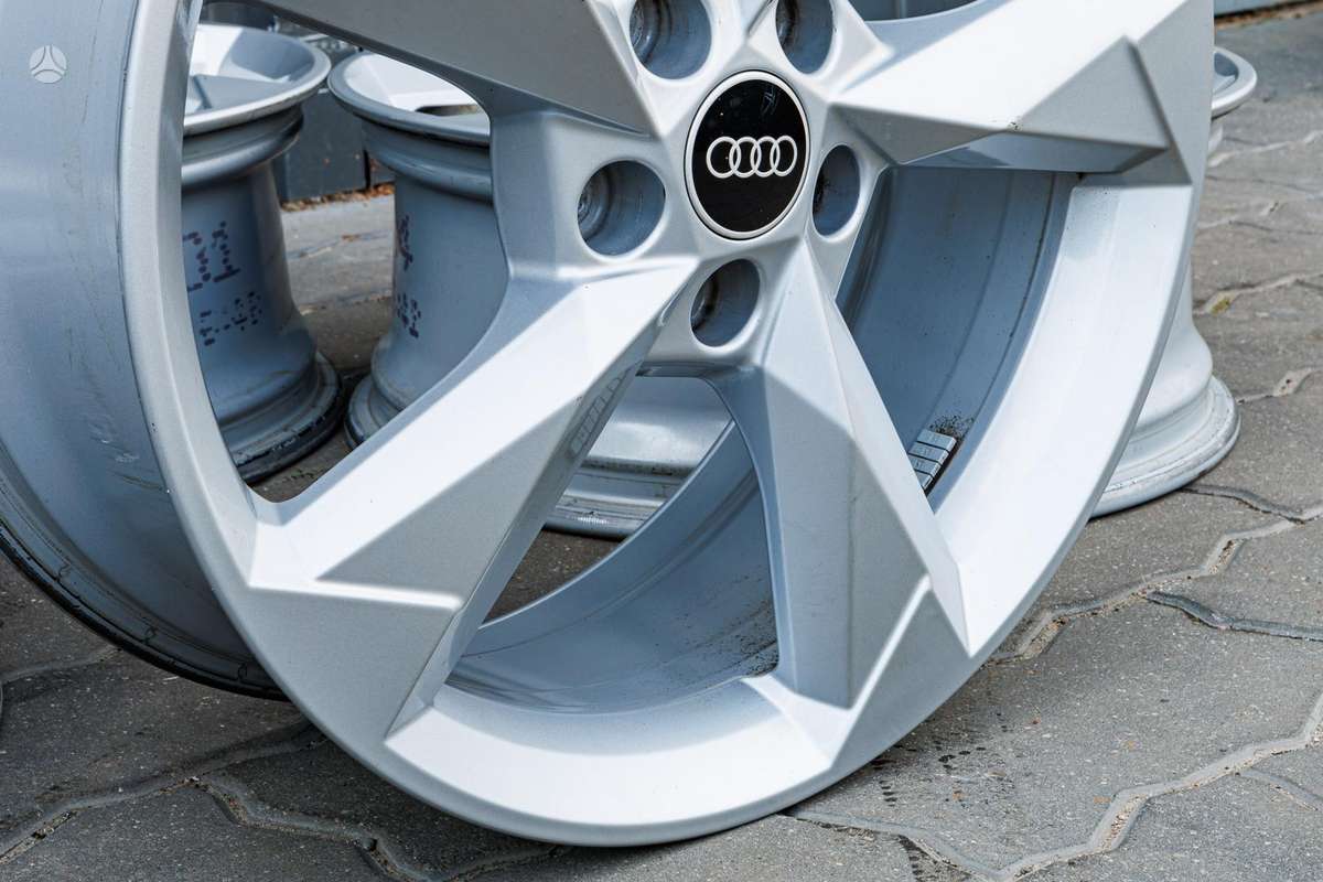 -Kita- Audi, light alloy, R19