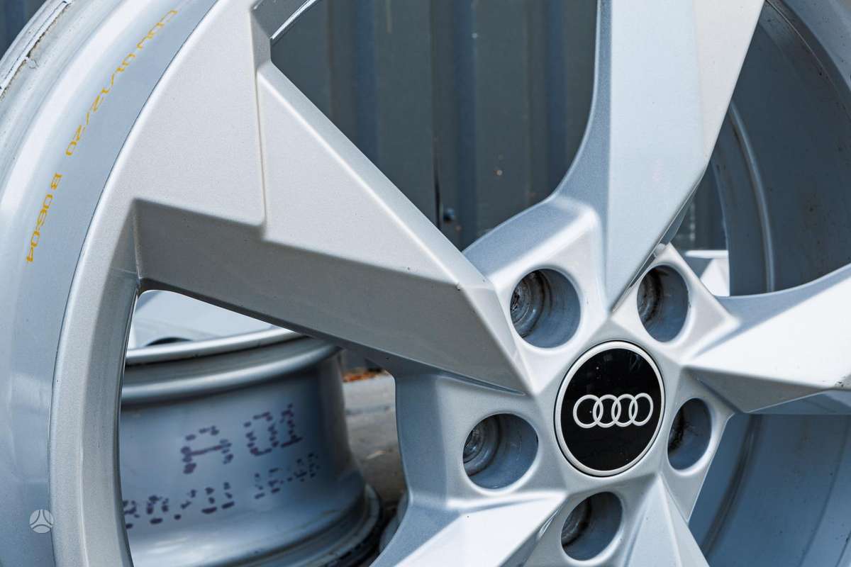 -Kita- Audi, light alloy, R19