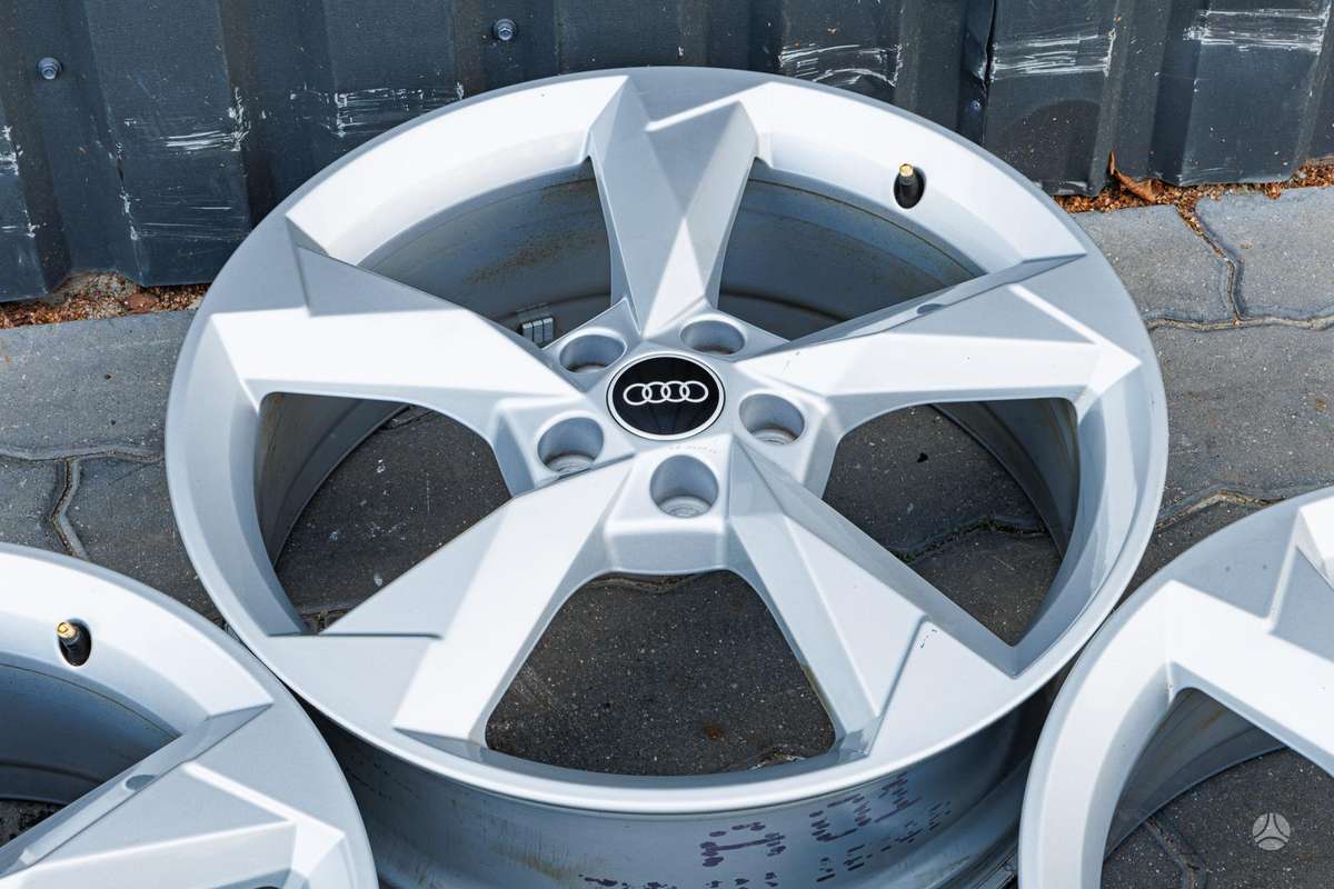 -Kita- Audi, light alloy, R19