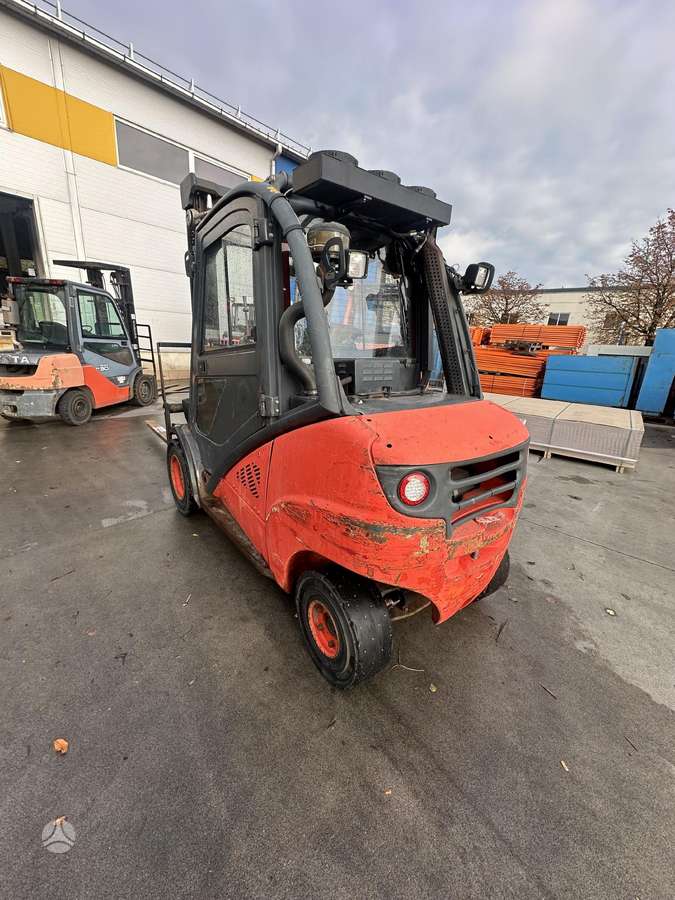 Linde H35D-01, warehouse equipment