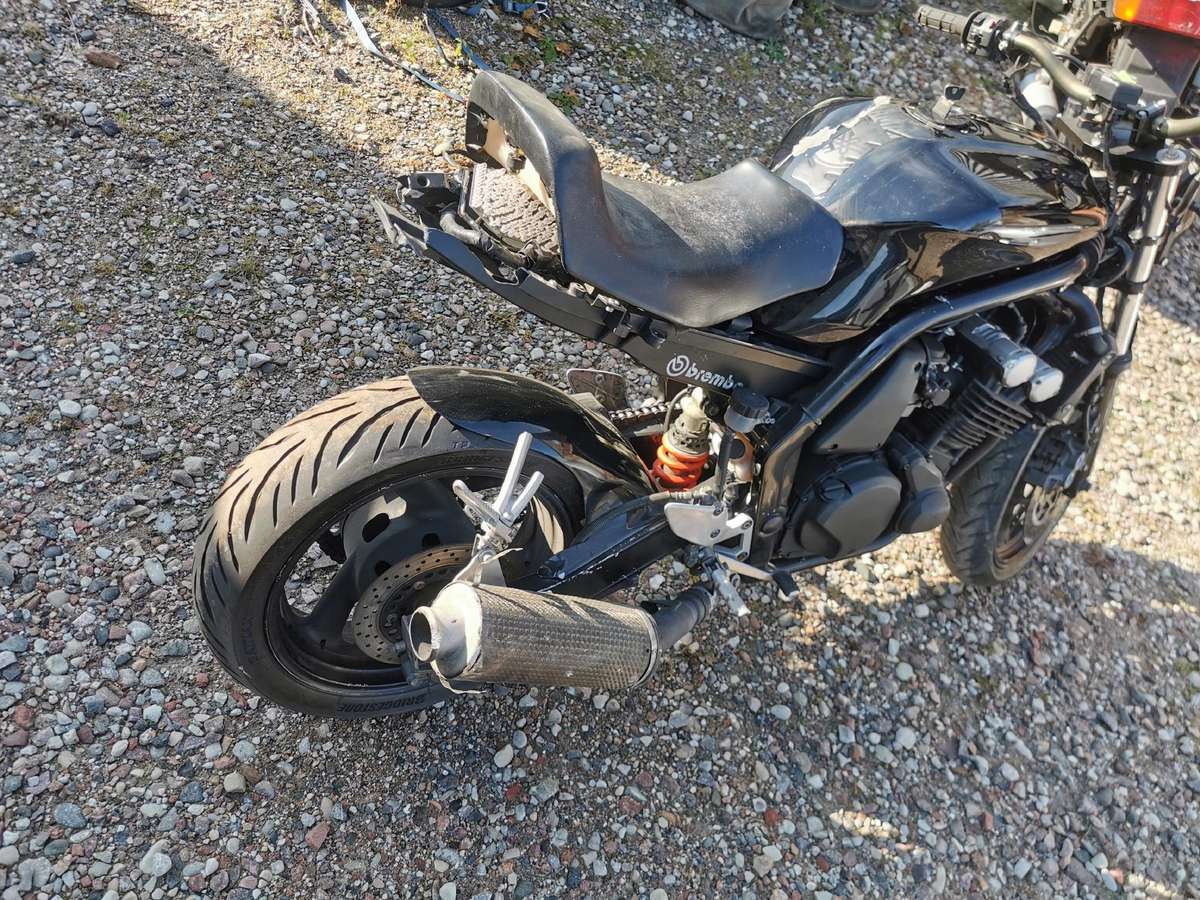 Yamaha FZS, street / classic