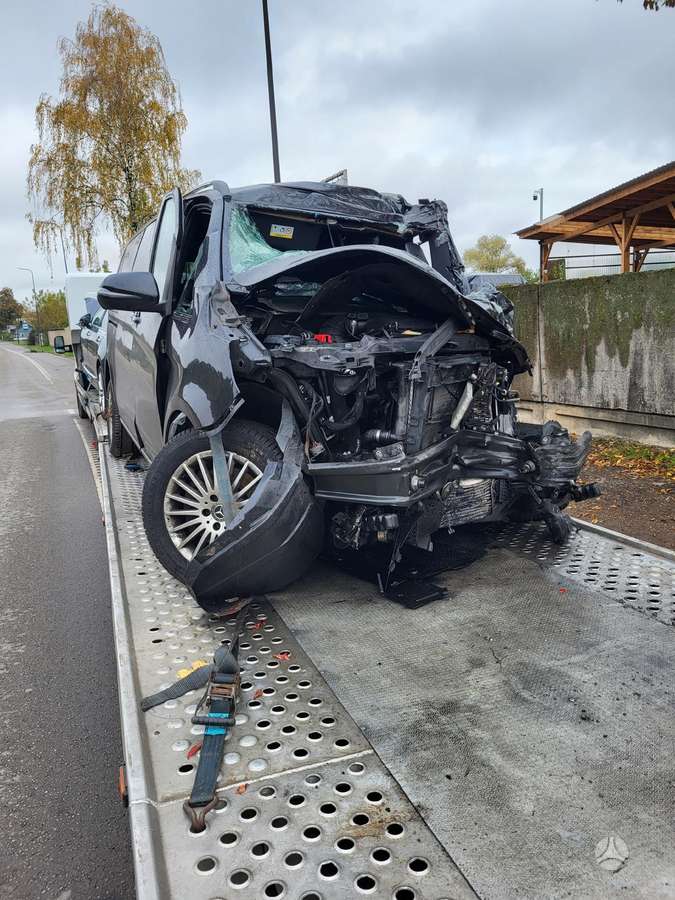 Mercedes-Benz V klasė dalimis