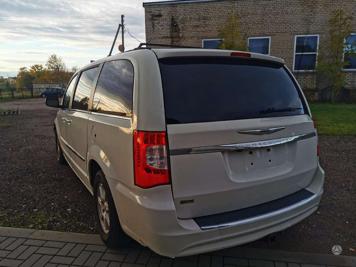 Chrysler Town & Country по частям