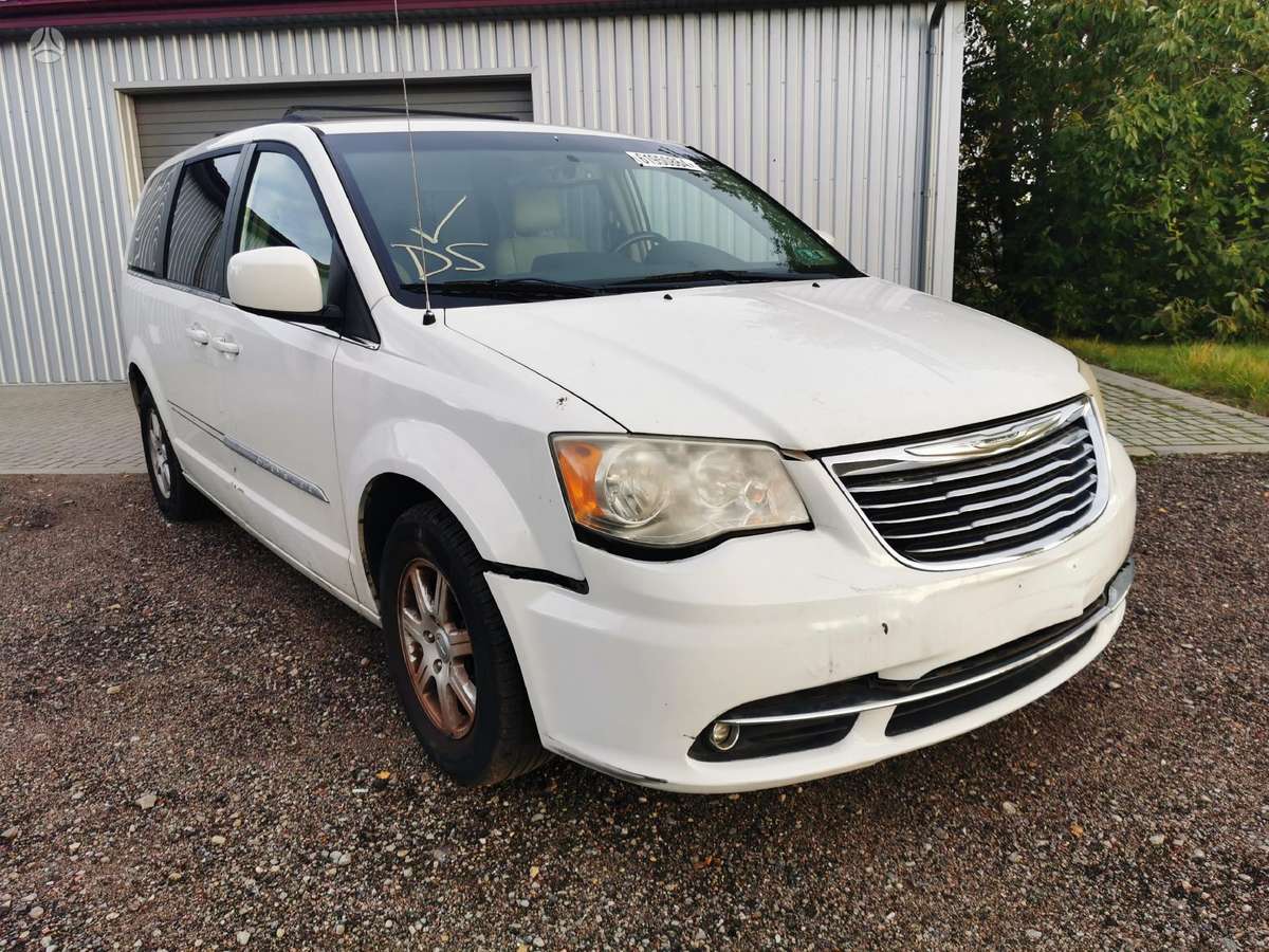 Chrysler Town & Country dalimis