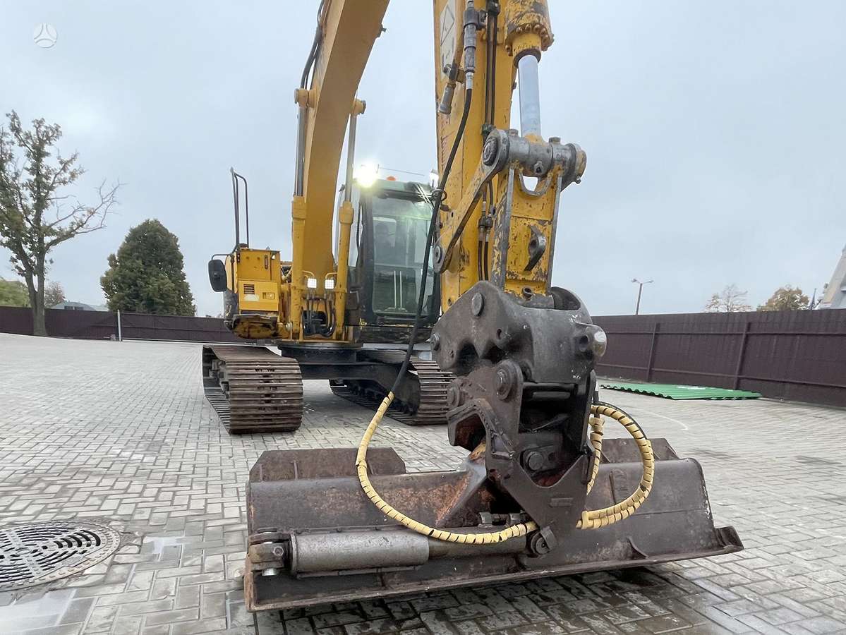 JCB JS130LC Dalimis, statybos ir kelių tiesimo technika