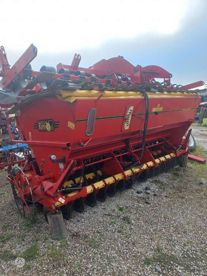 Vaderstad RAPID 400 S, grain processing equipment