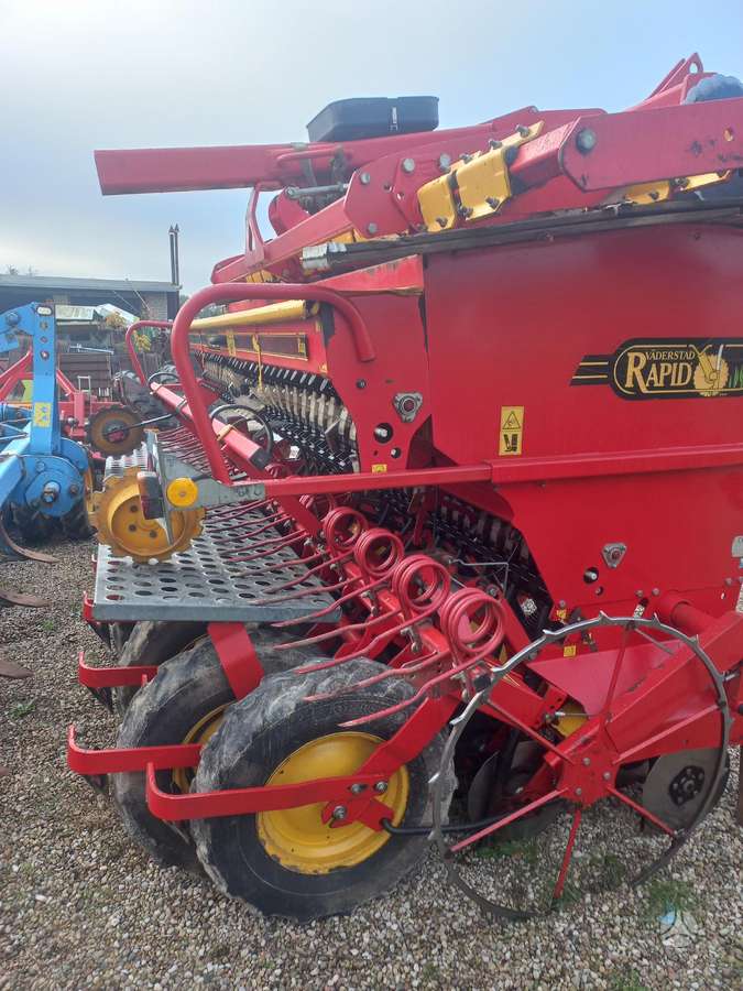 Vaderstad RAPID 400 S, grain processing equipment