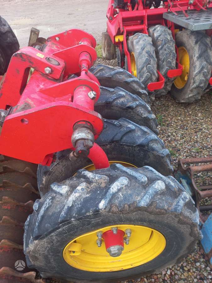 Vaderstad RAPID 400 S, grain processing equipment