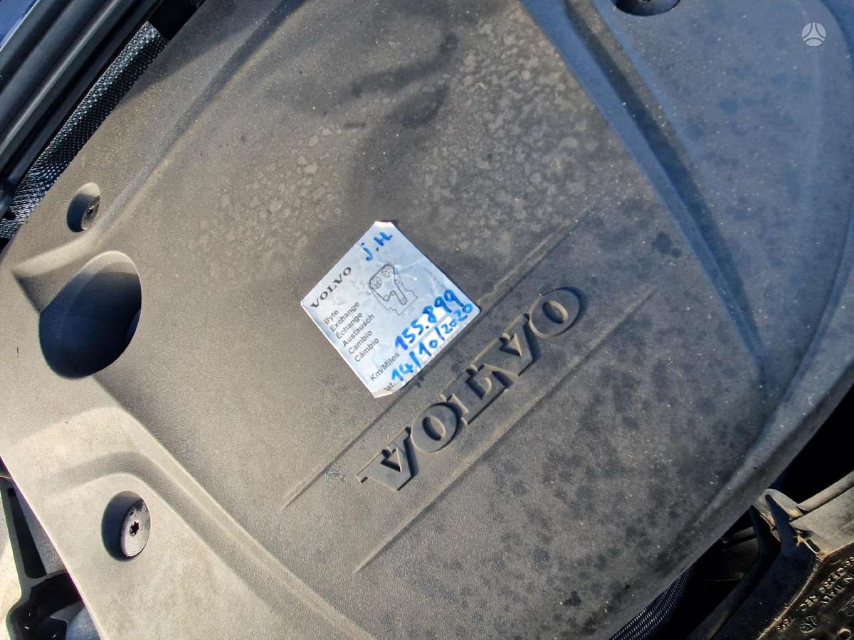 Volvo V60 dalimis