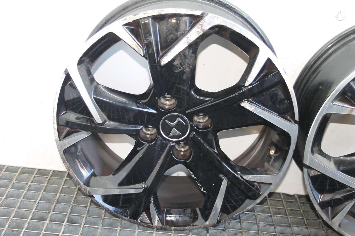 Citroen DS3, lengvojo lydinio, R17