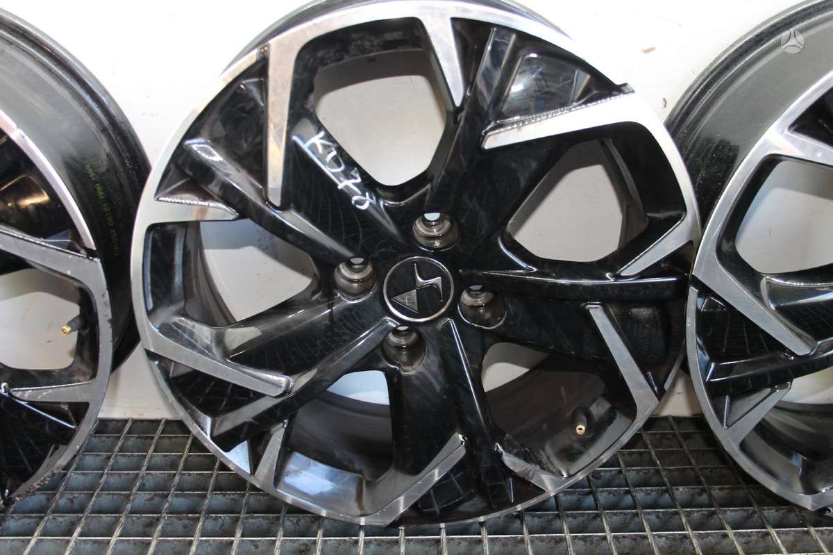 Citroen DS3, lengvojo lydinio, R17