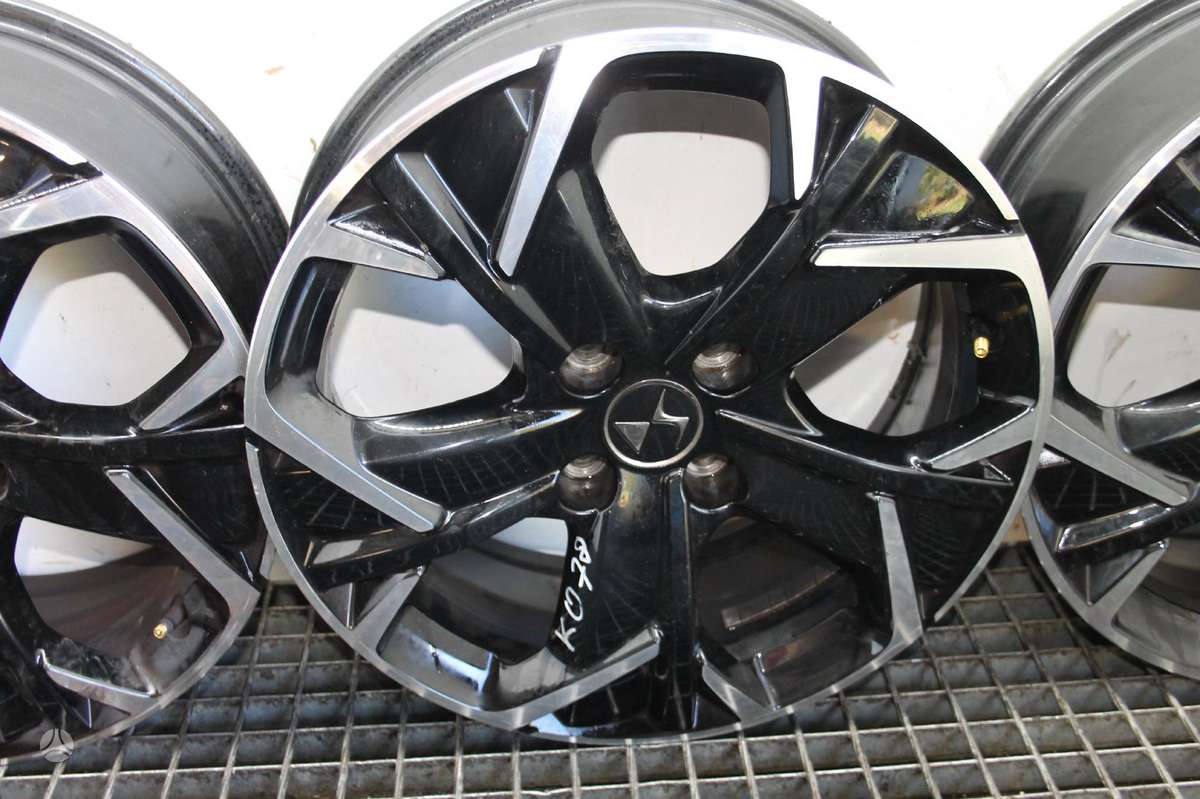 Citroen DS3, lengvojo lydinio, R17