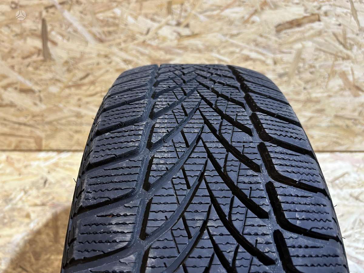 Bridgestone BLIZZAK LM005, winter 215/45 R18