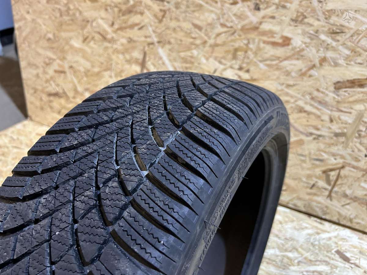 Bridgestone BLIZZAK LM005, winter 215/45 R18
