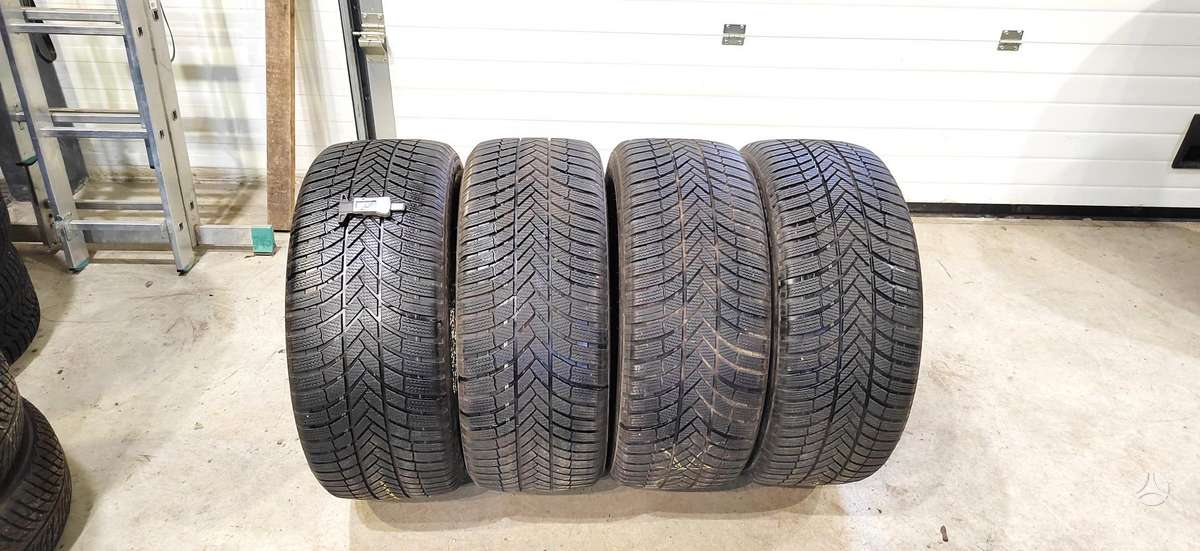 Bridgestone Blizak LM 005, winter 255/50 R19
