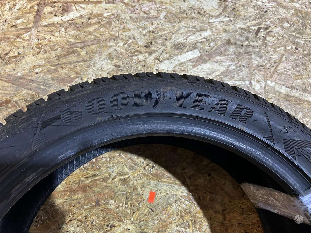 Goodyear ULTRAGRIP ICE2, winter 225/45 R19