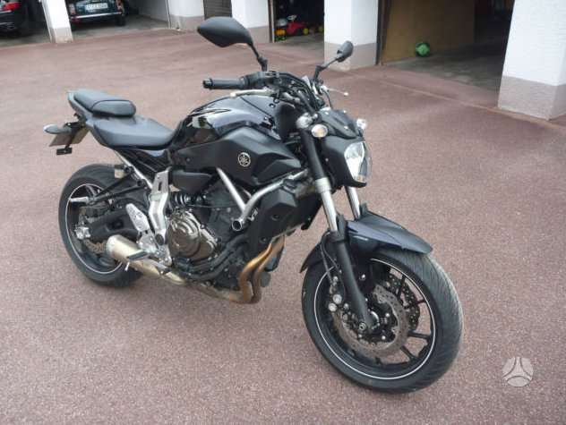 Yamaha MT, street / classic
