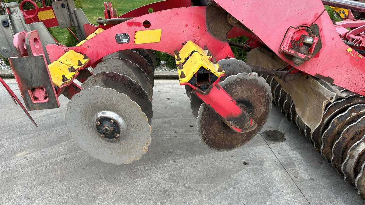 Vaderstad Carrier 650, žemės dirbimo / ruošimo technika