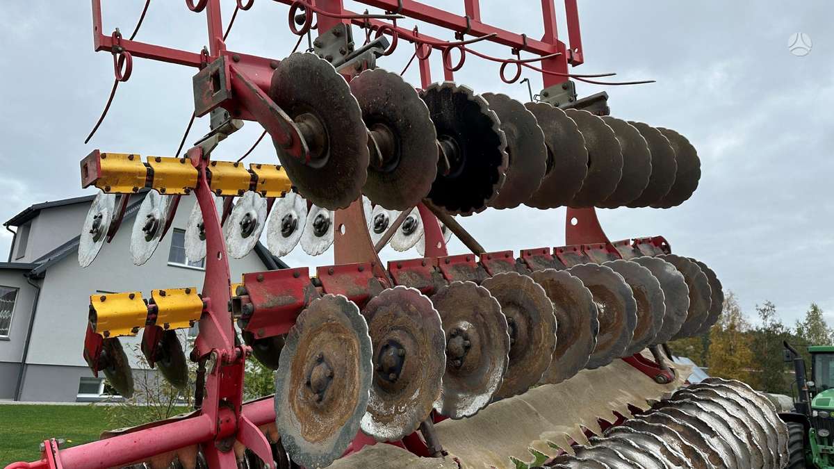 Vaderstad Carrier 650, žemės dirbimo / ruošimo technika