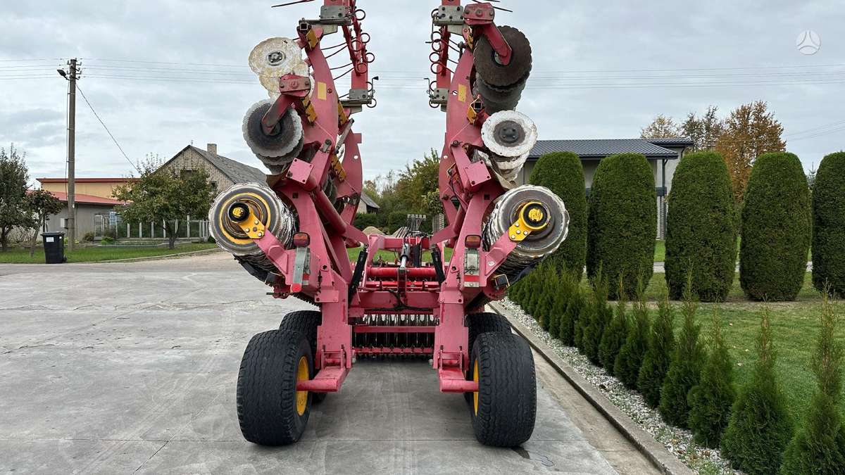 Vaderstad Carrier 650, žemės dirbimo / ruošimo technika