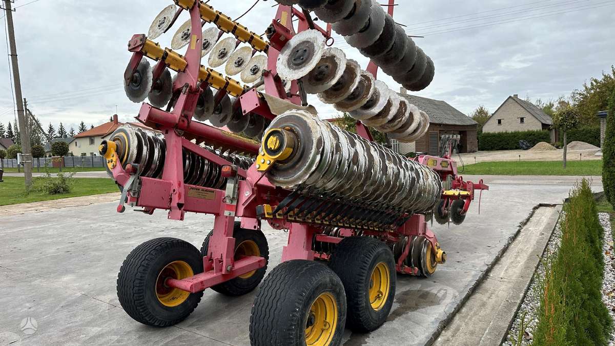 Vaderstad Carrier 650, žemės dirbimo / ruošimo technika