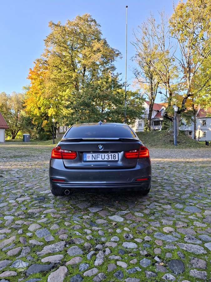 BMW 318, 2.0 l., Седан
