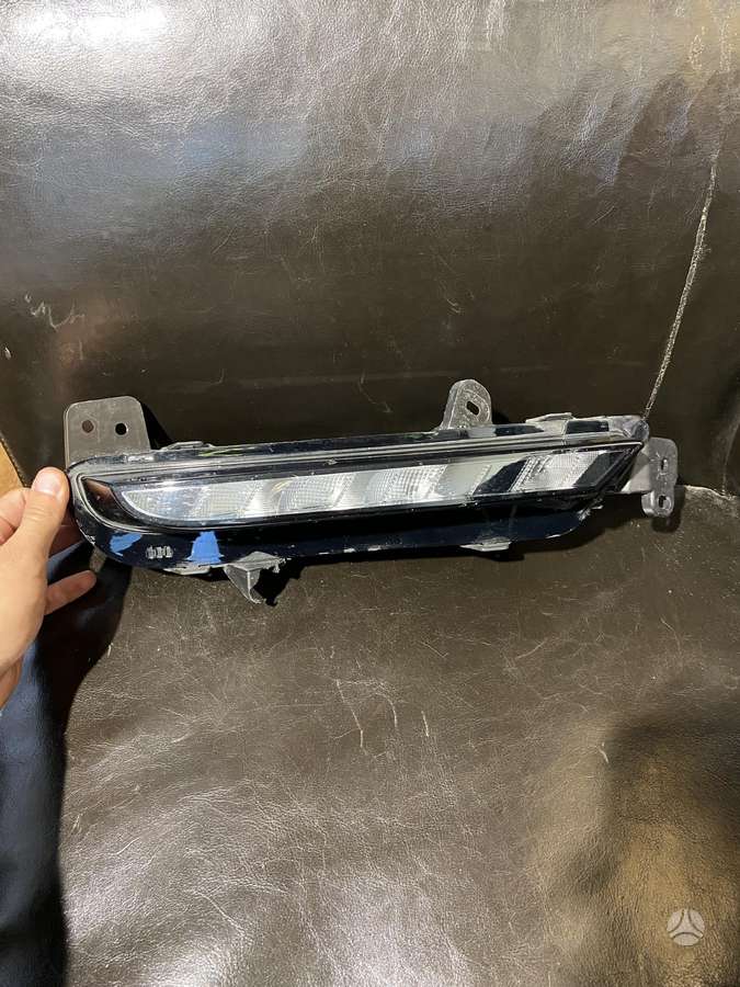 Renault Megane E-Tech Renault megane e tech kaires puses led zibintas