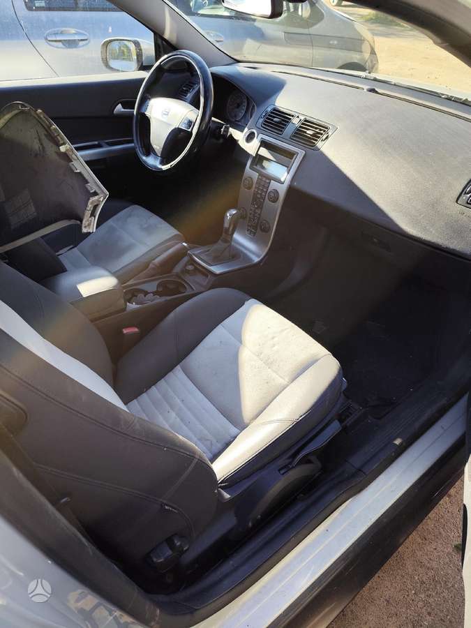 Volvo C30 dalimis