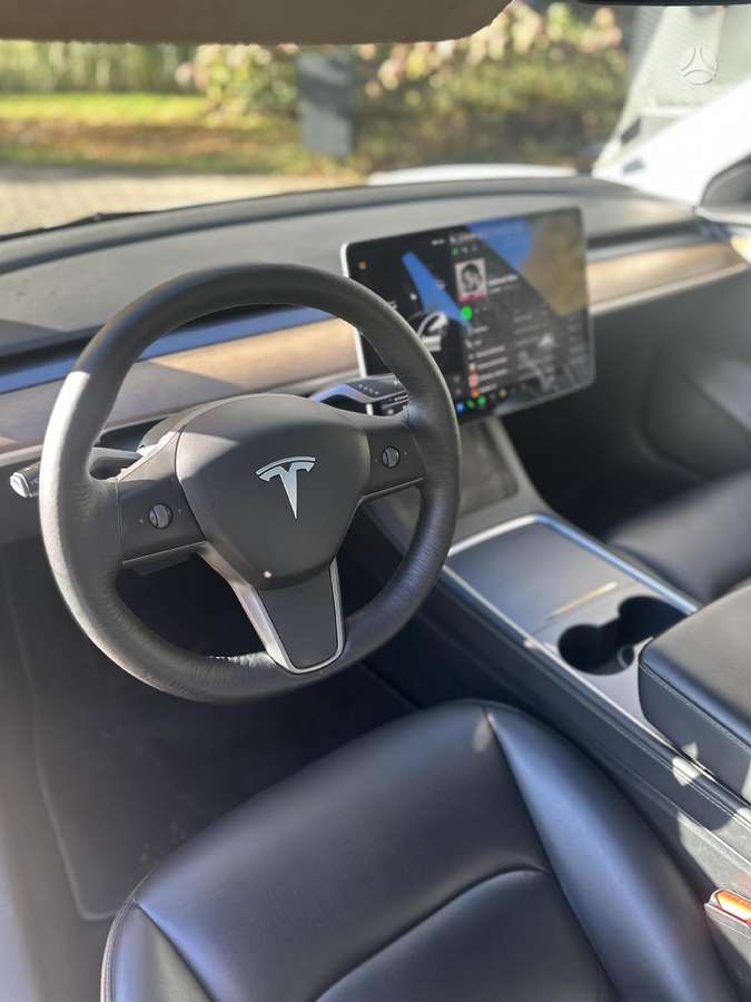 Tesla Model 3, 55 кВт·ч, Седан