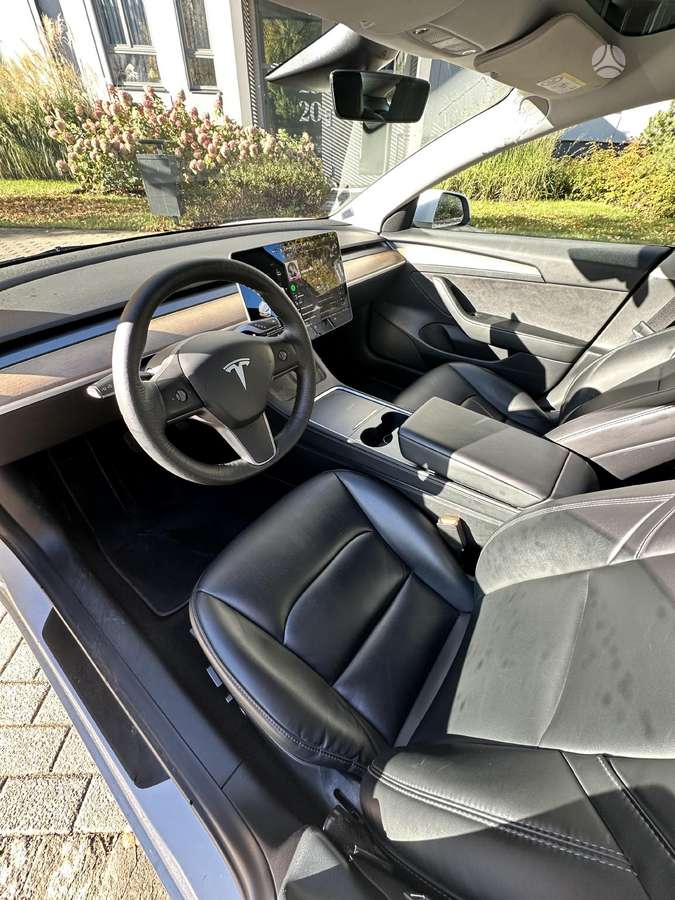 Tesla Model 3, 55 кВт·ч, Седан