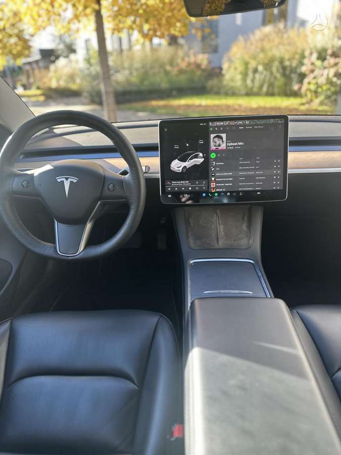 Tesla Model 3, 55 кВт·ч, Седан