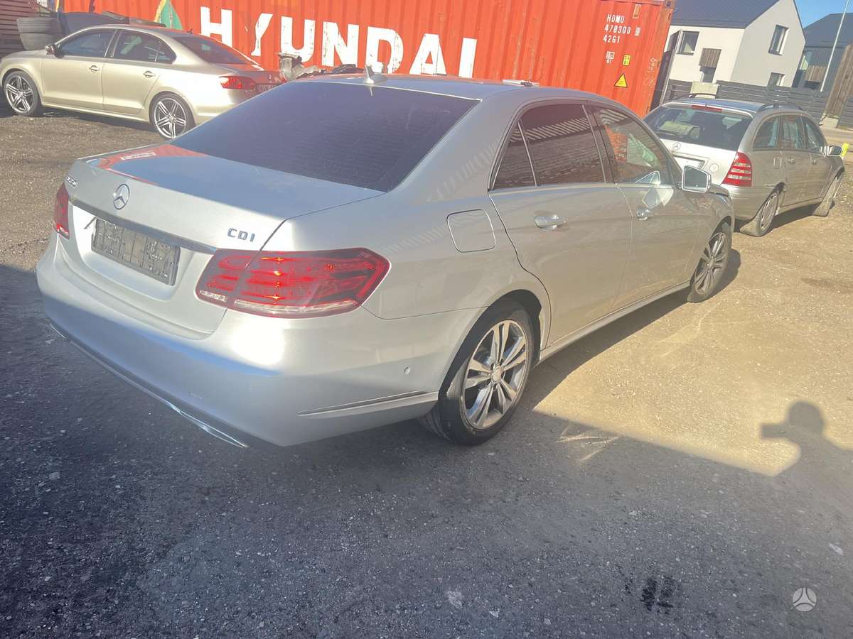Mercedes-Benz E220 Dalimis