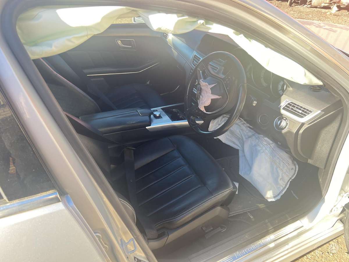 Mercedes-Benz E220 Dalimis
