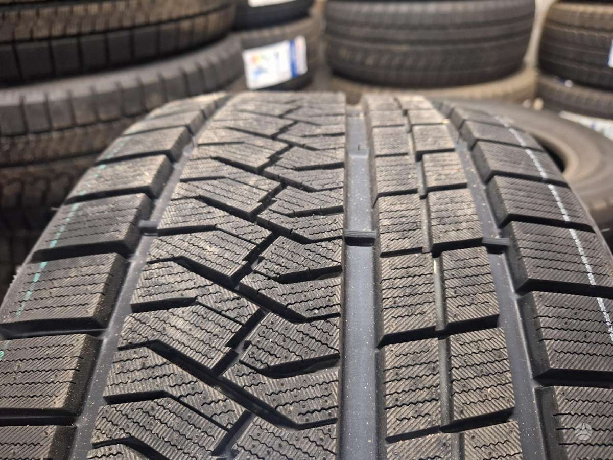 Triangle, winter 265/40 R20