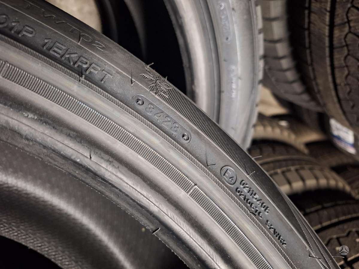 Triangle, winter 265/40 R20