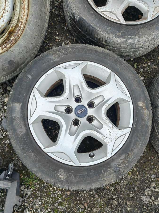 Ford, plieniniai štampuoti, R16