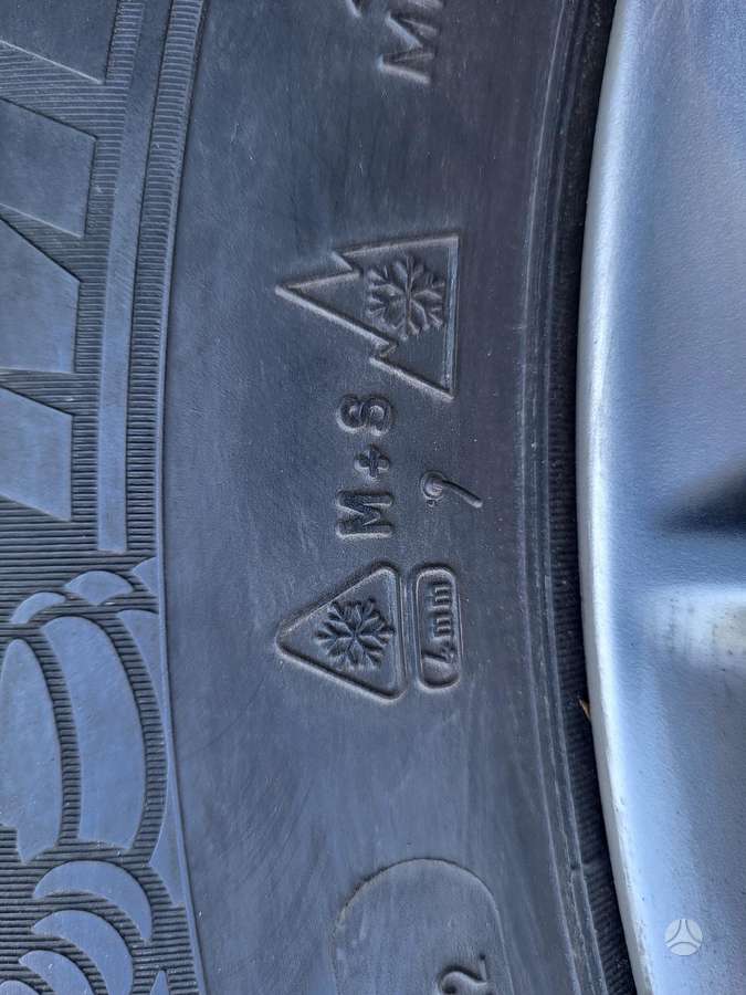Audi A4 b8, lengvojo lydinio, R16