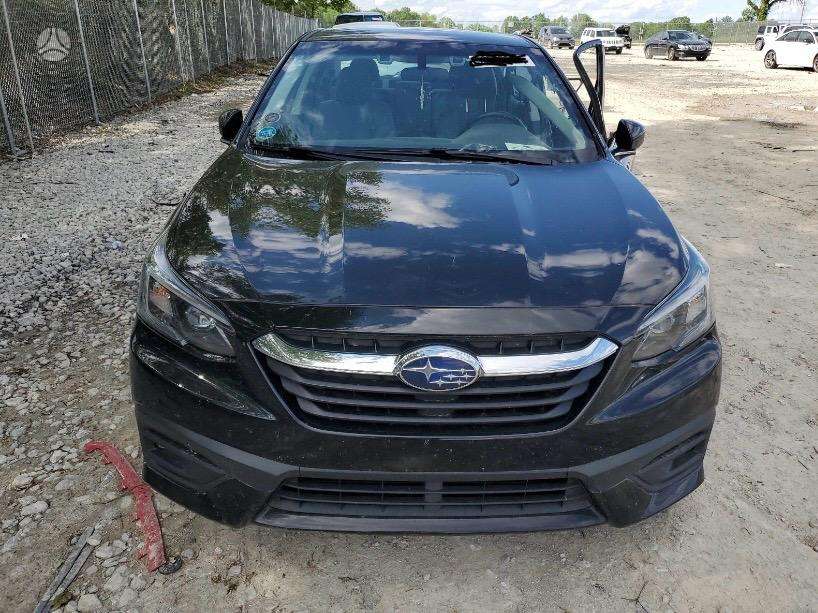Subaru Legacy Detales galime siusti