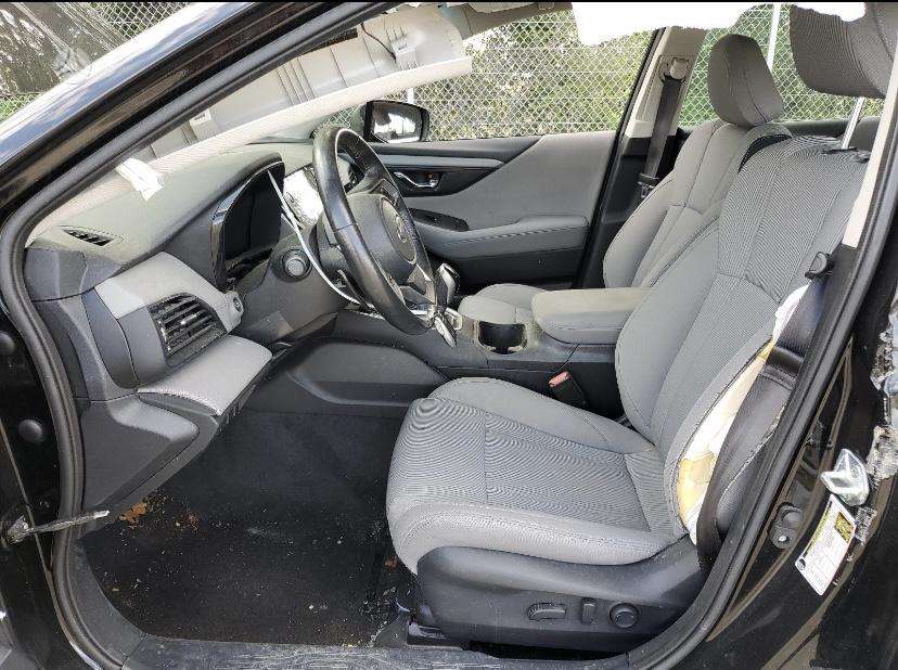 Subaru Legacy Detales galime siusti
